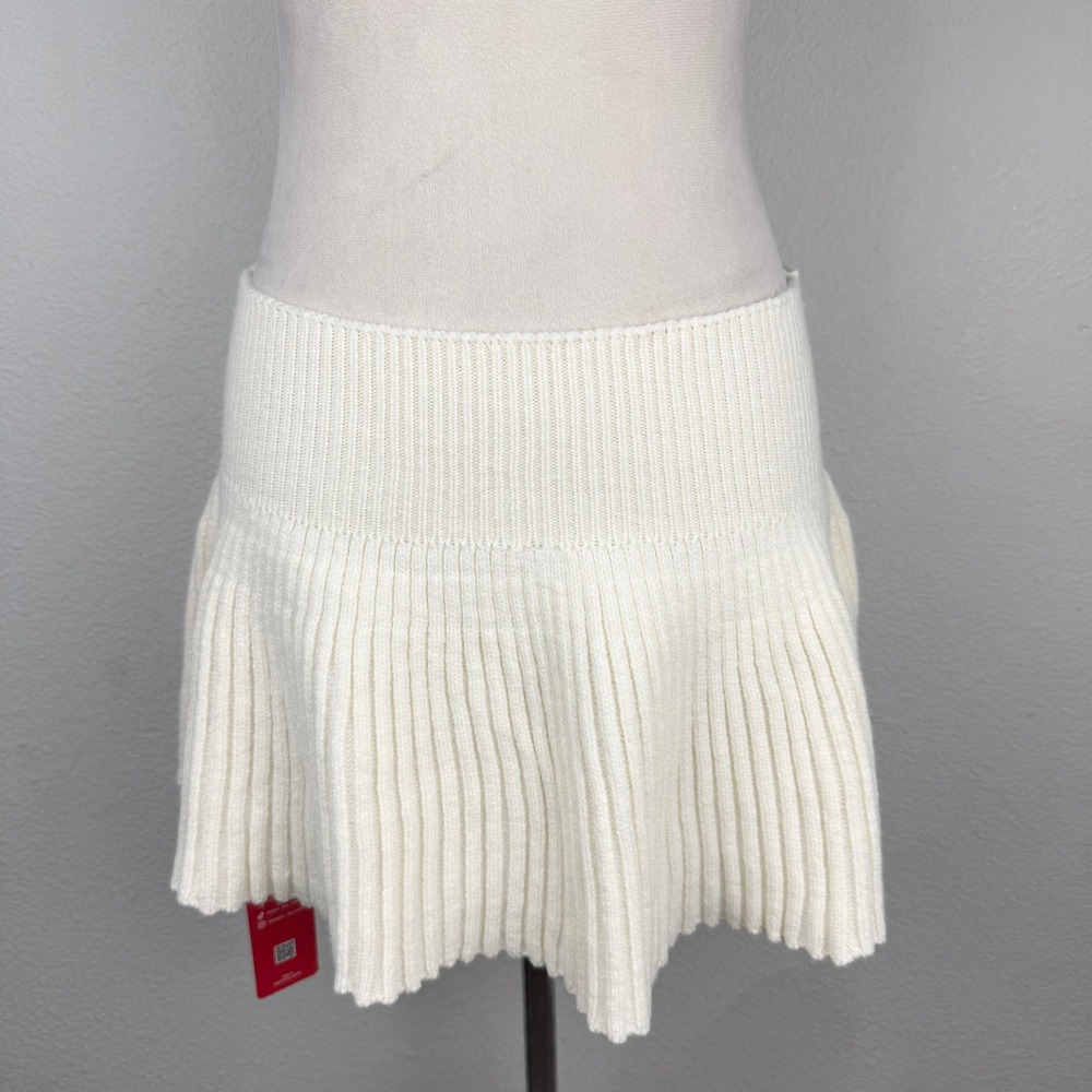 NWT Dazy x StarSeries Cream White Ribbed Knit Pleated Mini Skirt Size Large NEW